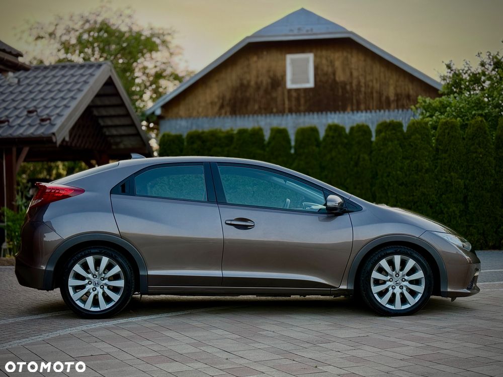 Honda Civic 1.8 i-VTEC Comfort 40 Jahre Edition - 12