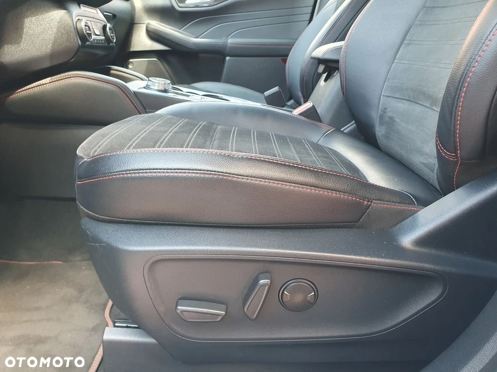 Ford Kuga 2.5P PHEV FWD ST-Line - 11