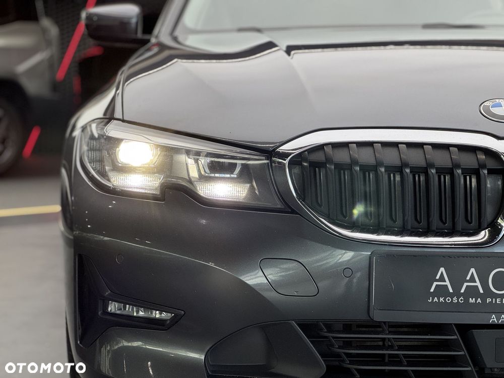 BMW Seria 3 318d - 40