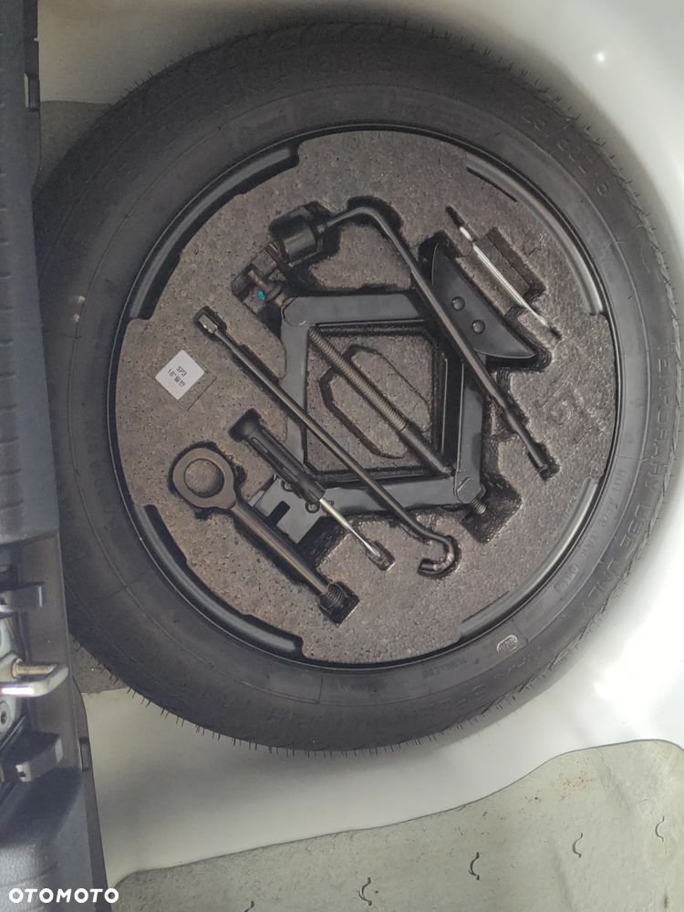 Hyundai Veloster - 23