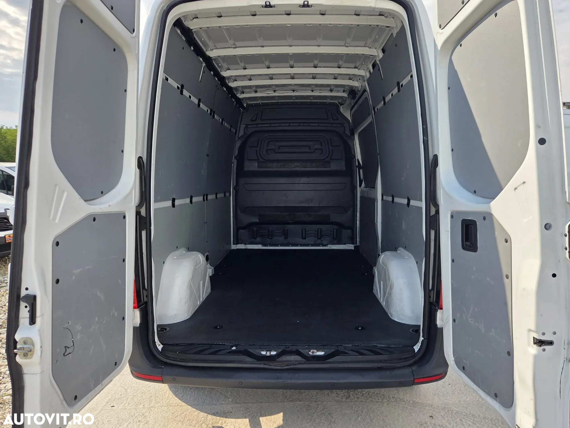 Mercedes-Benz New Sprinter L3H2 - 15