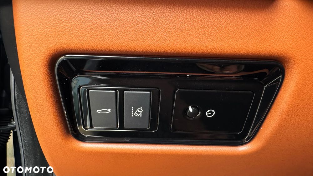 Jaguar XE - 33
