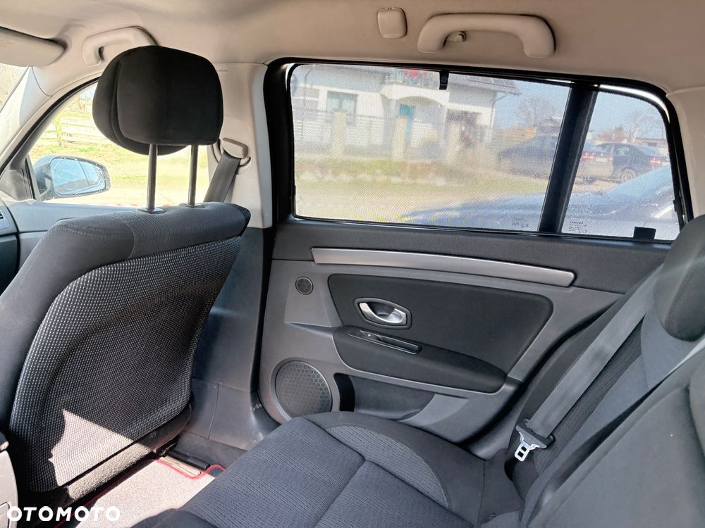 Renault Laguna dCi 110 FAP Emotion - 15