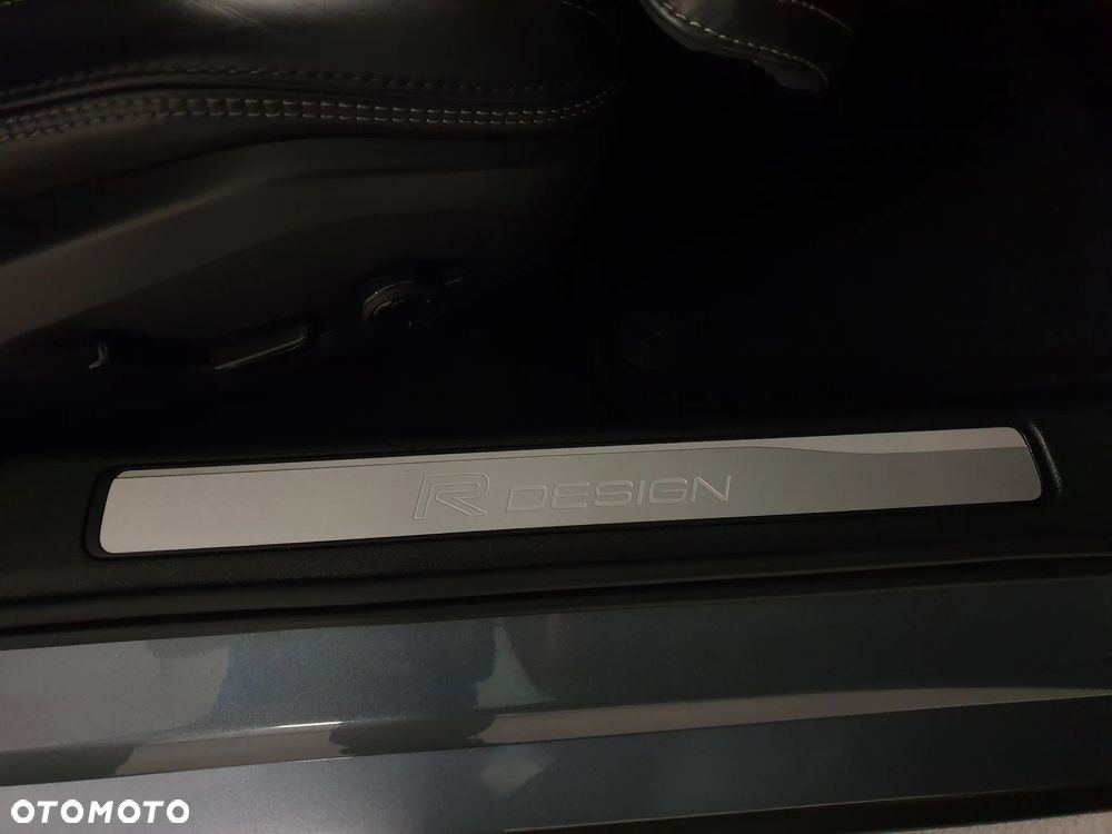 Volvo V60 D3 Geartronic R-Design - 29