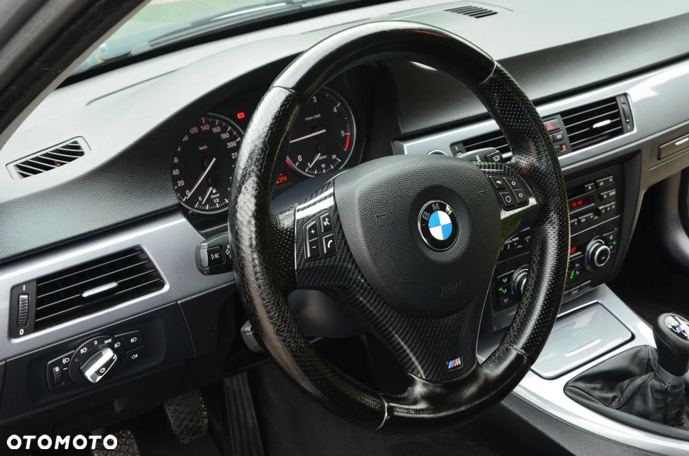 BMW Seria 3 318d - 39