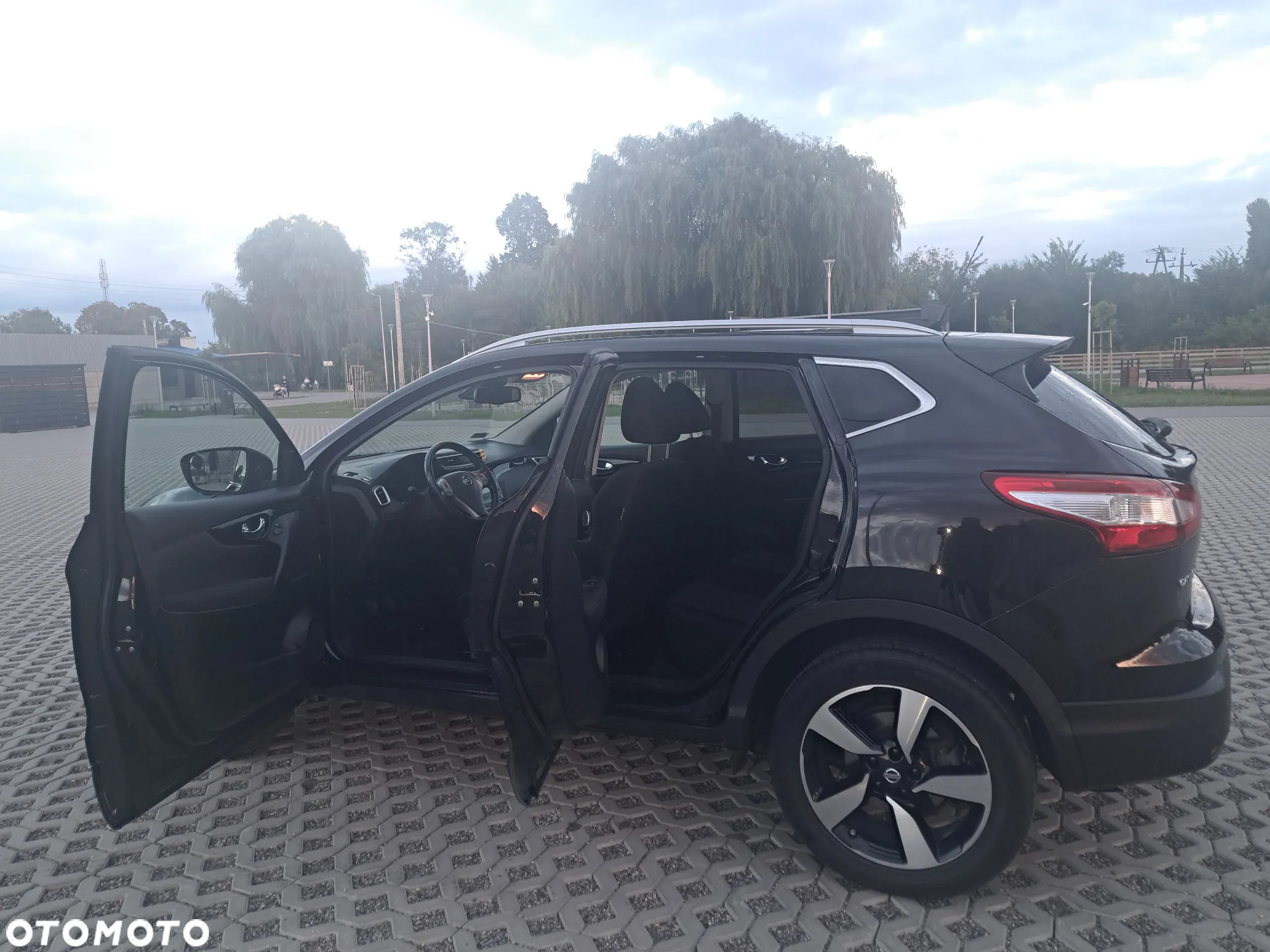 Nissan Qashqai 1.2 DIG-T N-Connecta EU6 - 12