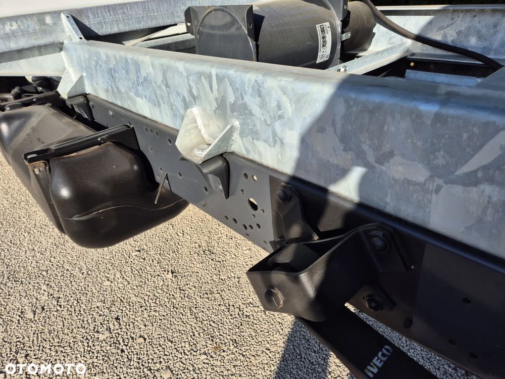 Iveco 35C14 35C15 - 13
