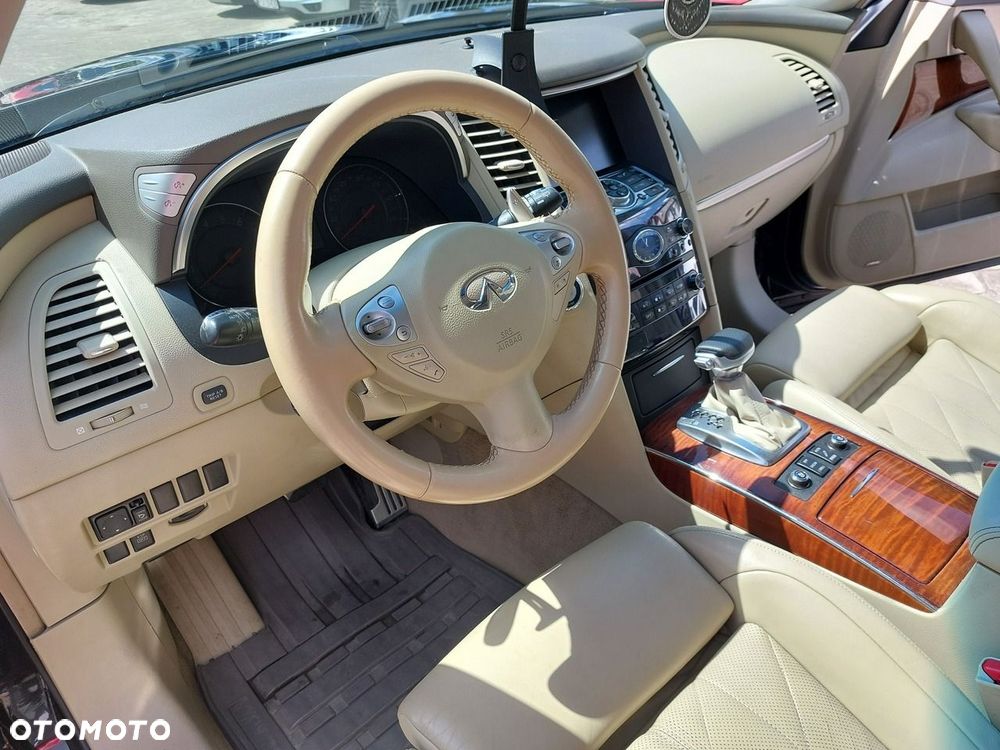 Infiniti FX - 19