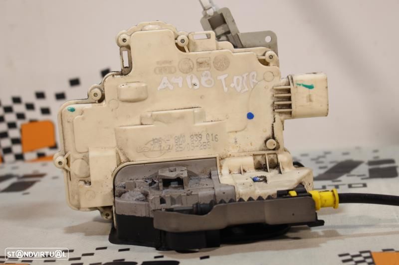 Fecho Da Porta Trás Direita Audi A4 (8K2, B8)  8K0839016 / 8K0 839 016 - 2