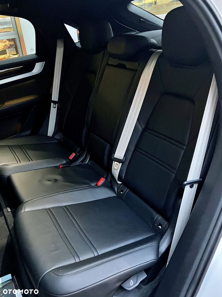 Porsche Cayenne - 15