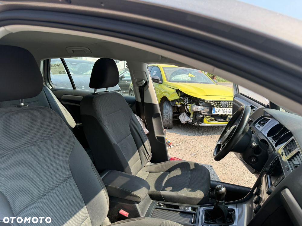 Volkswagen Golf - 8