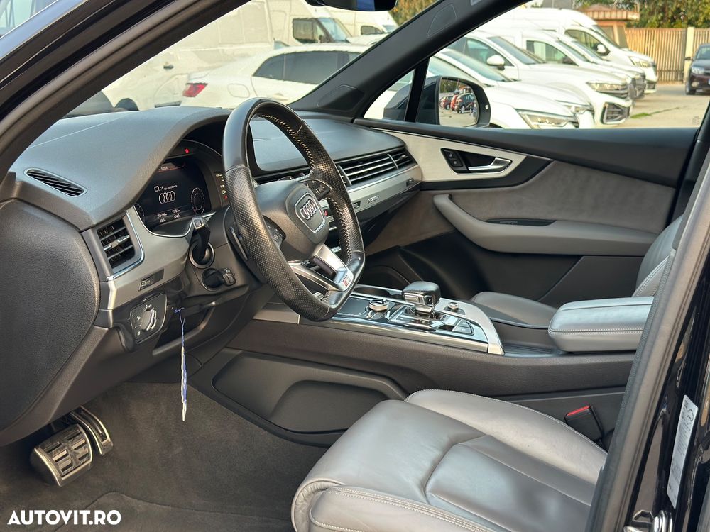 Audi Q7 - 12