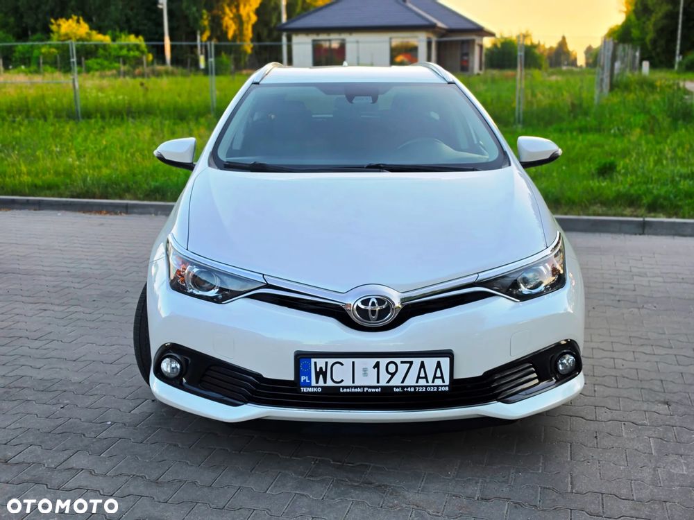 Toyota Auris 1.6 D-4D Premium - 3