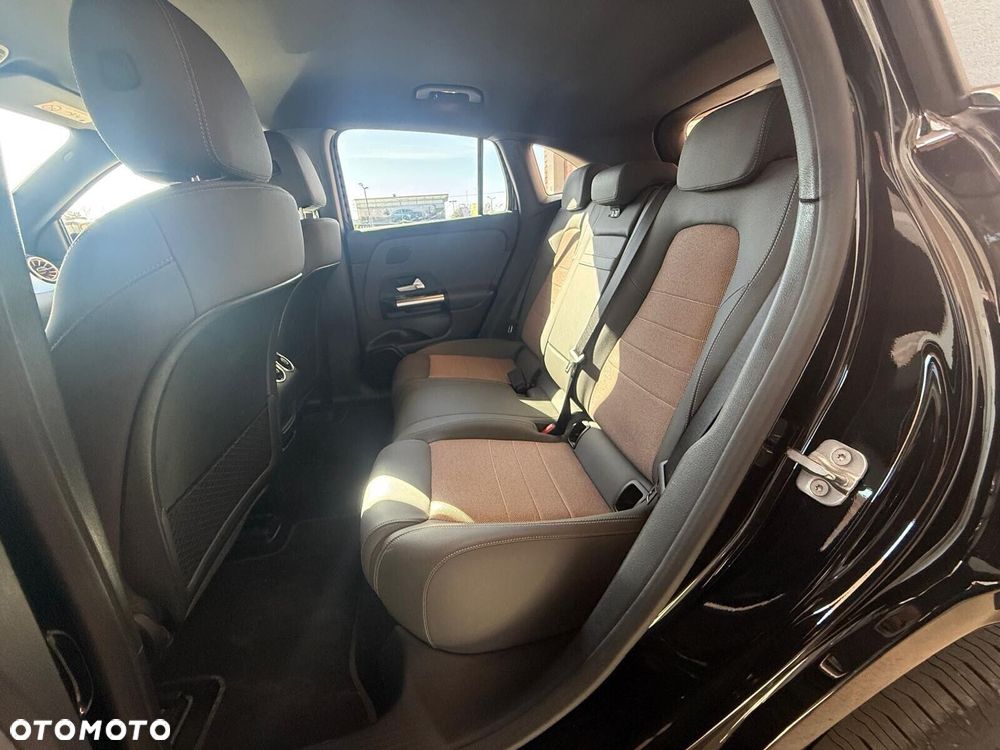 Mercedes-Benz EQA 300 66.5kWh 4-Matic Progressive - 11