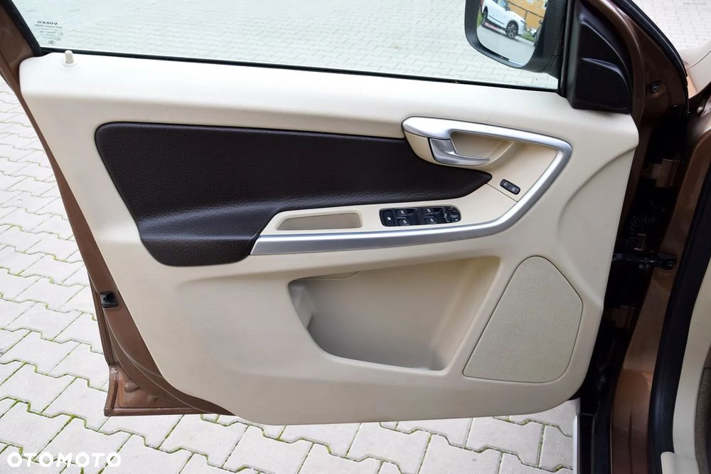 Volvo XC 60 D4 Summum - 15