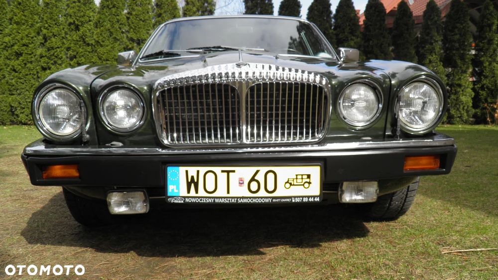 Jaguar XJ - 8