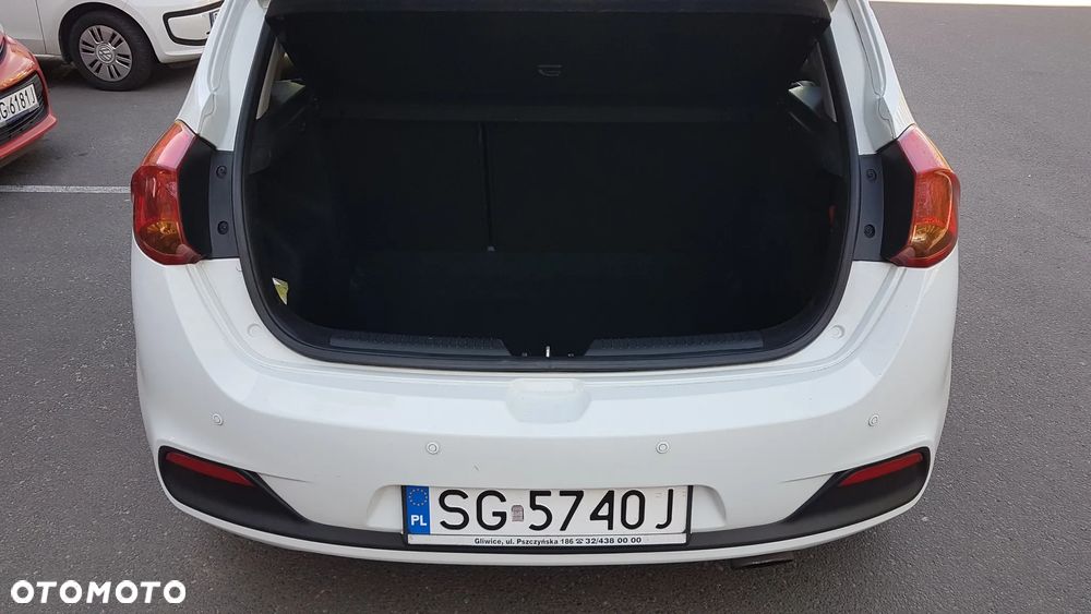 Kia Ceed - 32