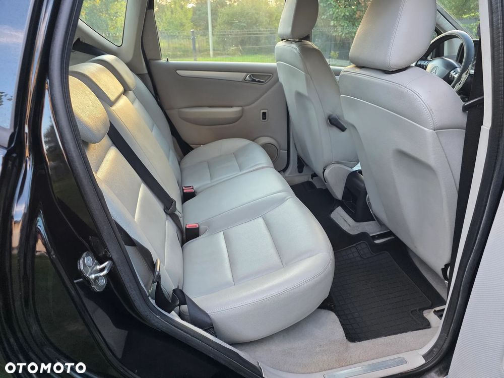 Mercedes-Benz Klasa A 200 CDI Autotronic Avantgarde - 4