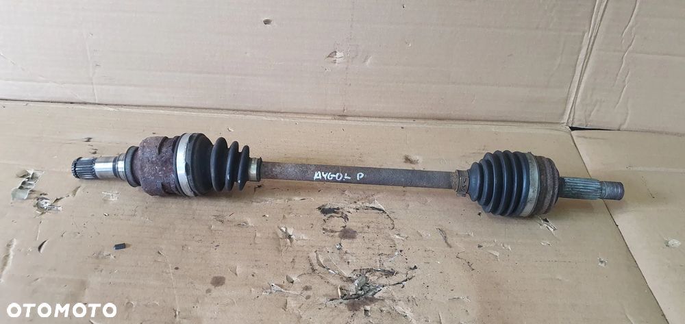 Półoś plewy przód przednia lewa krótka Toyota Aygo I 1.0 - 1