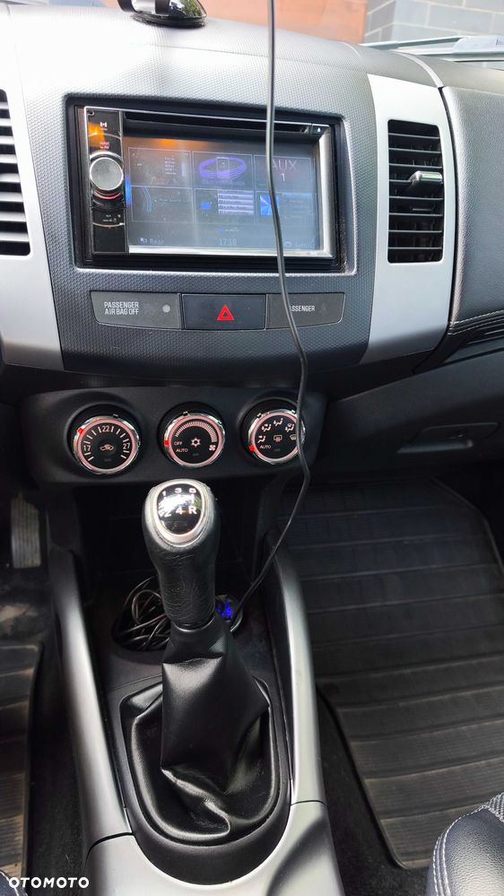 Mitsubishi Outlander - 9