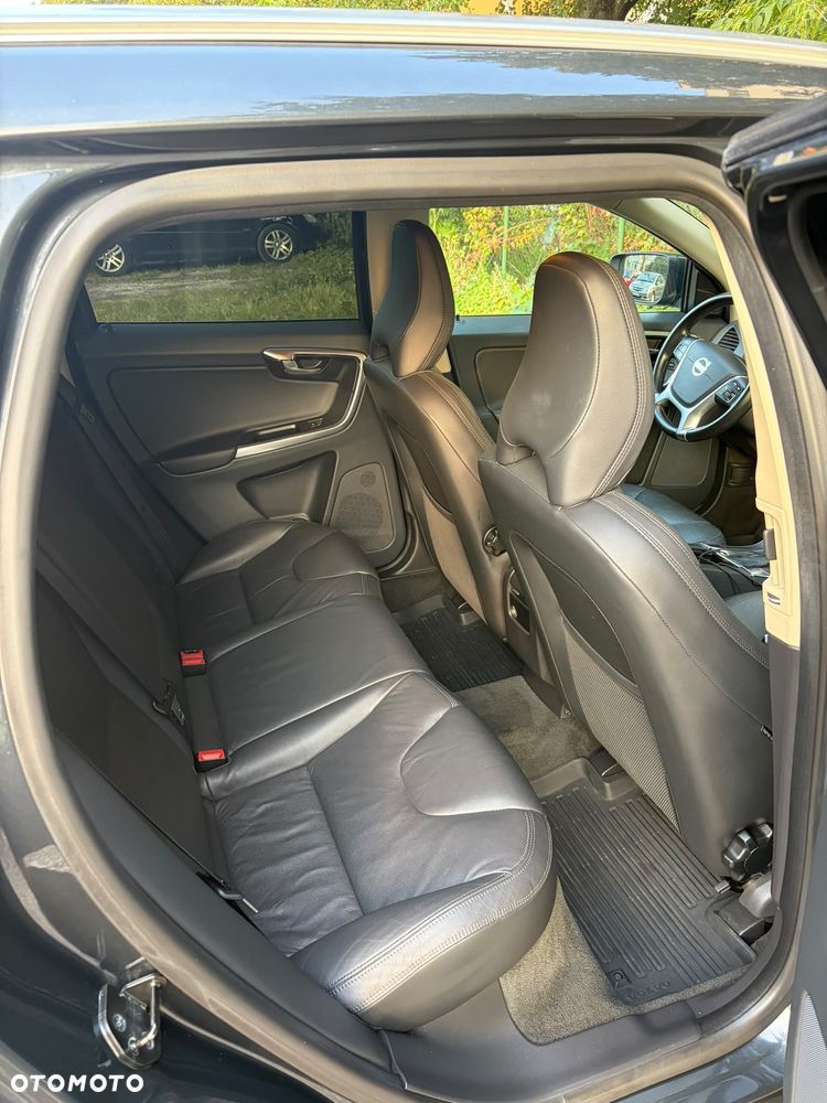 Volvo XC 60 D4 Geartronic Summum - 10