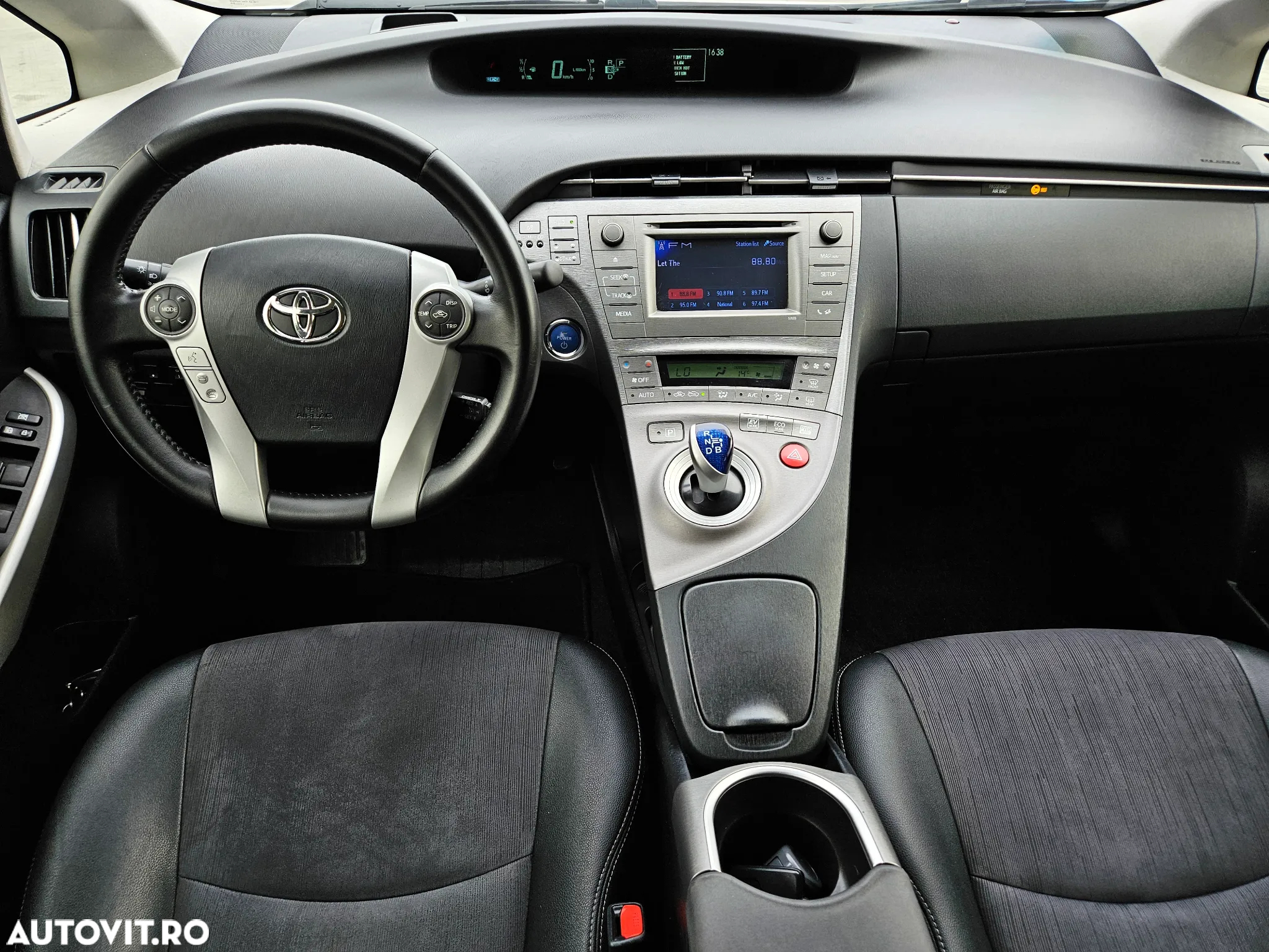 Toyota Prius (Hybrid) Executive - 5