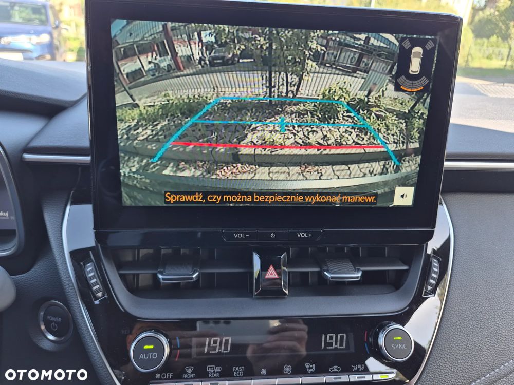 Toyota Corolla 1.8 Hybrid Comfort - 17