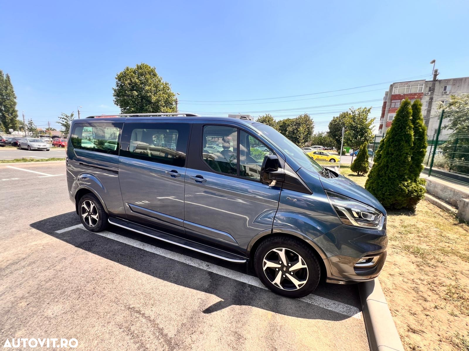 Ford Tourneo Custom Bus 320 2.0 EcoBlue 185 CP L2H1 Active Aut. - 3