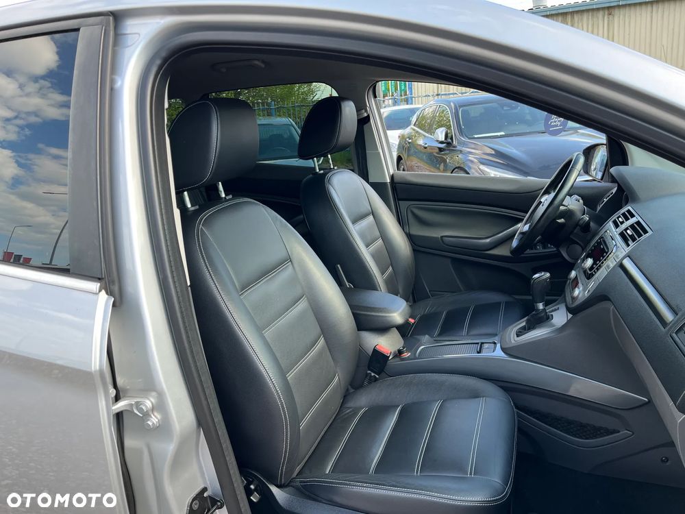 Ford Kuga - 27