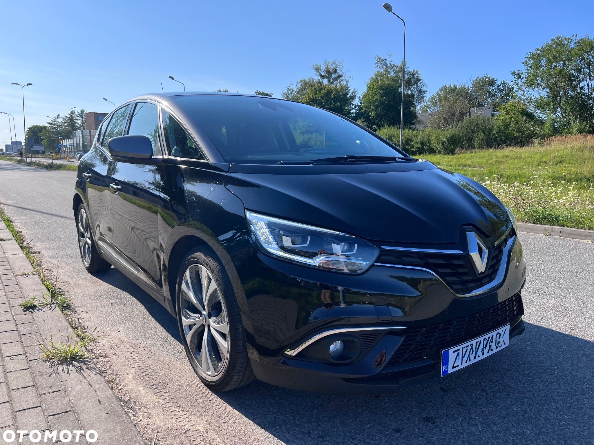 Renault Scenic ENERGY TCe 140 LIMITED - 1