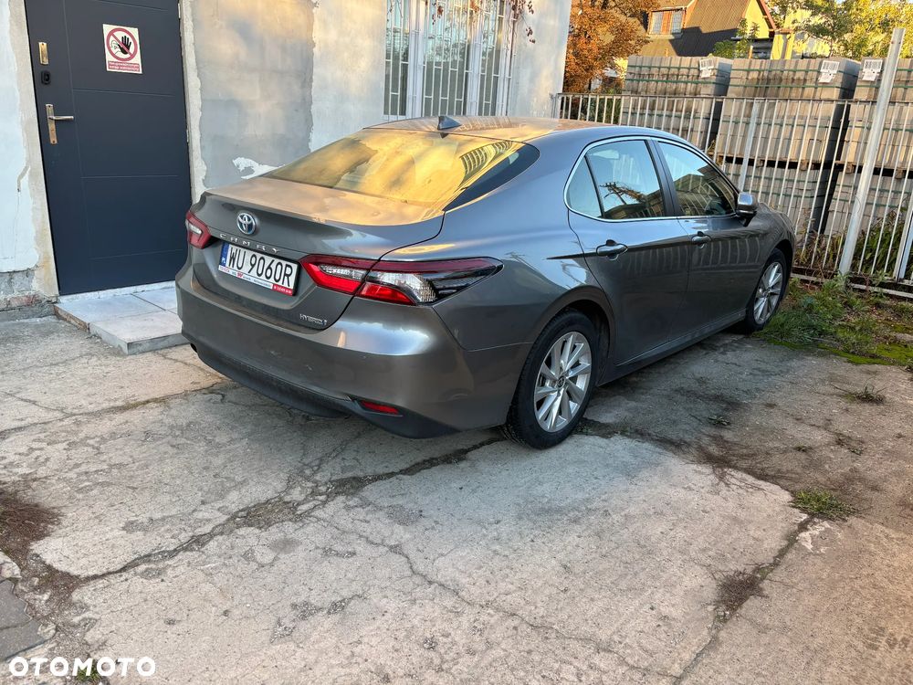 Toyota Camry 2.5 Hybrid Comfort CVT - 2