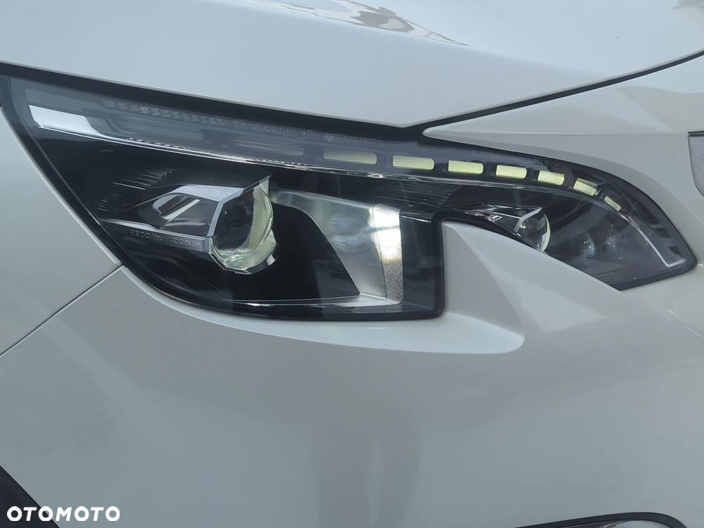 Peugeot 5008 1.6 BlueHDI Allure S&S EAT6 - 28