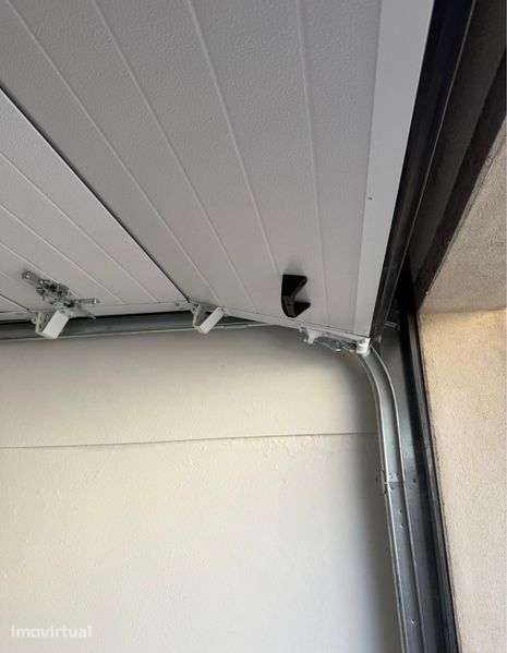 Garagem box para arrendamento - 13,5m2 - Acesso Reservado - Grande imagem: 4/5