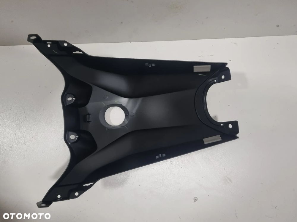 Osłona owiewka na bak zbiornik Yamaha Tenere 700 XTZ690 BW3F41B100P0 - 3
