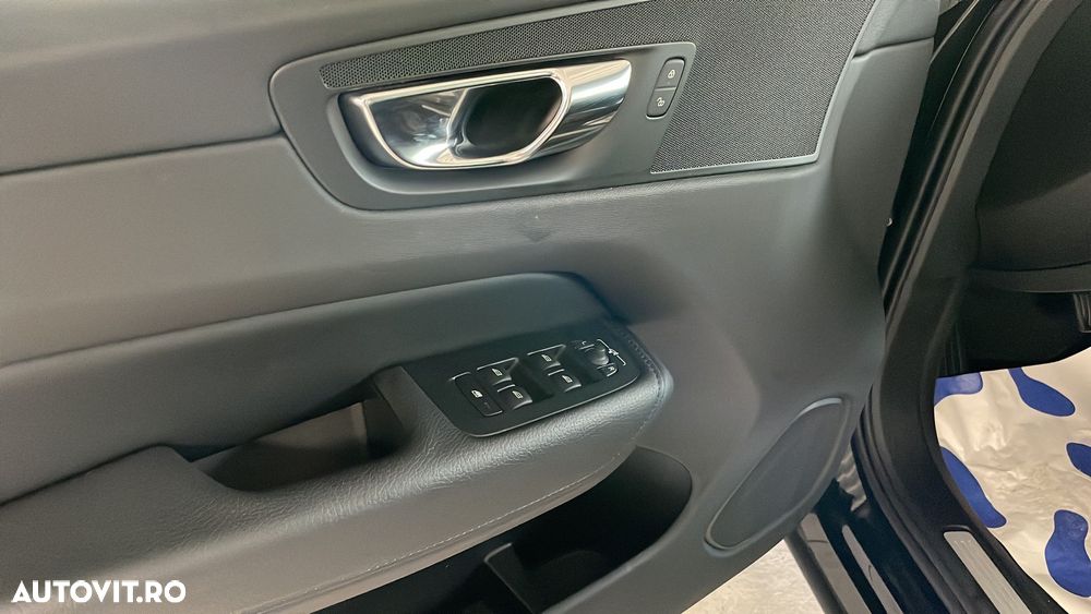 Volvo XC 60 T6 AWD Recharge Geartronic RDesign - 6