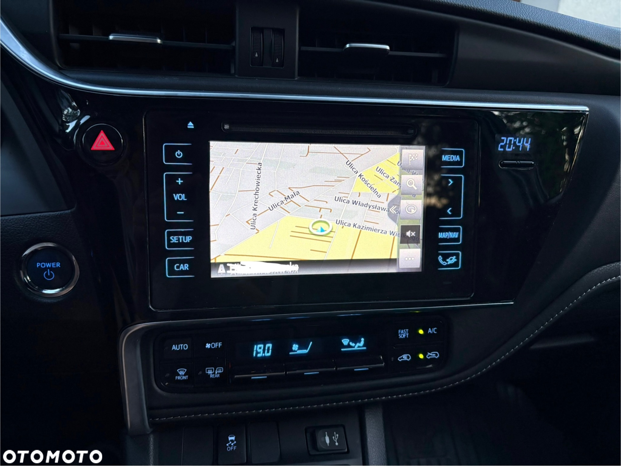Toyota Auris Hybrid 135 Prestige - 9
