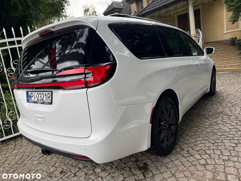 Chrysler Pacifica - 11