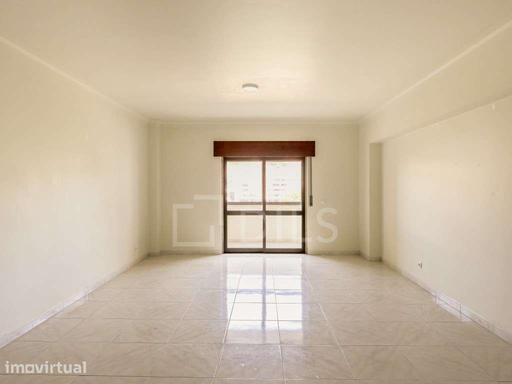 Apartamento T4 em Carnaxide com estacionamento e arrecadação - Grande imagem: 5/27