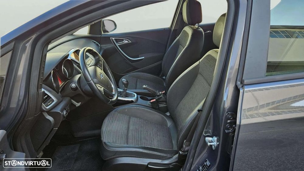 Opel Astra 1.6 150 Anos - 11