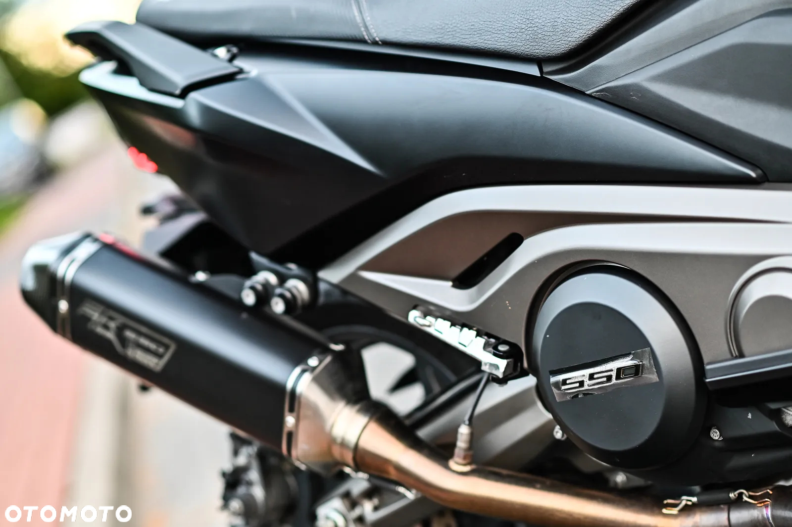 Kymco AK 550 - 7