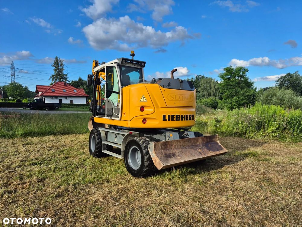 Liebherr A 910 - 4