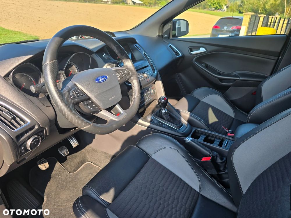 Ford Focus - 14