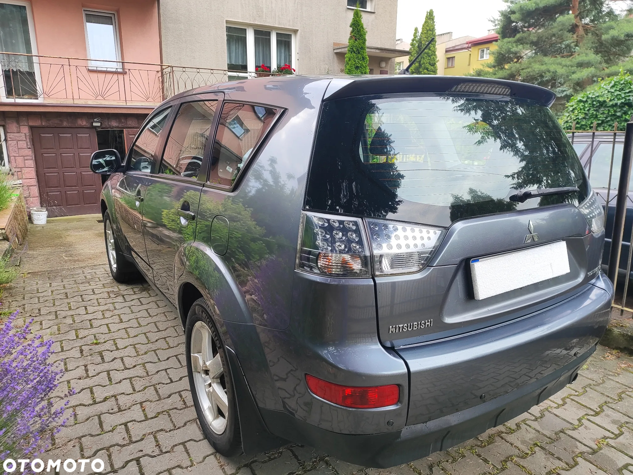 Mitsubishi Outlander 3.0 V6 XLS - 3