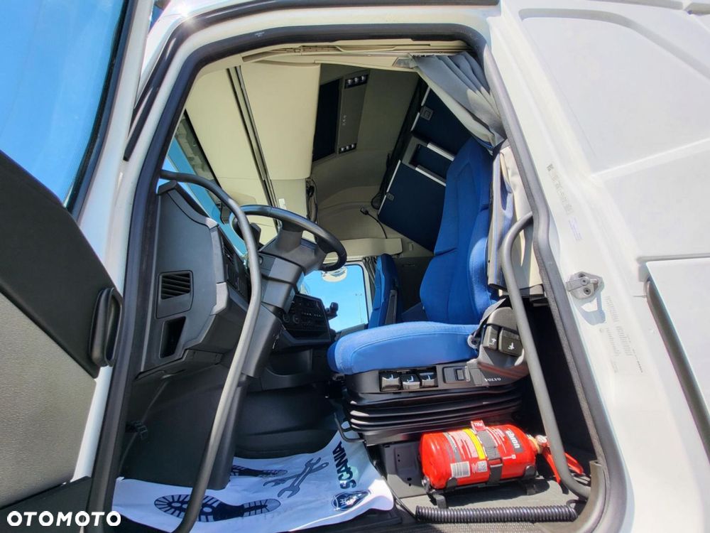 Volvo FH 4X2 460 Globetrotter XL - 13