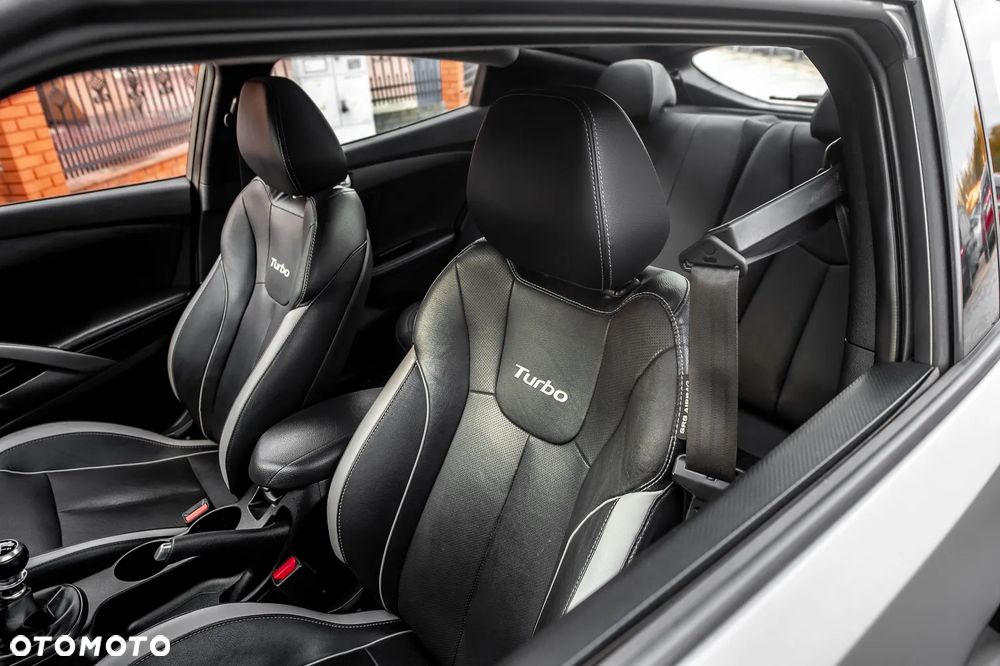 Hyundai Veloster 1.6 Turbo Premium - 16