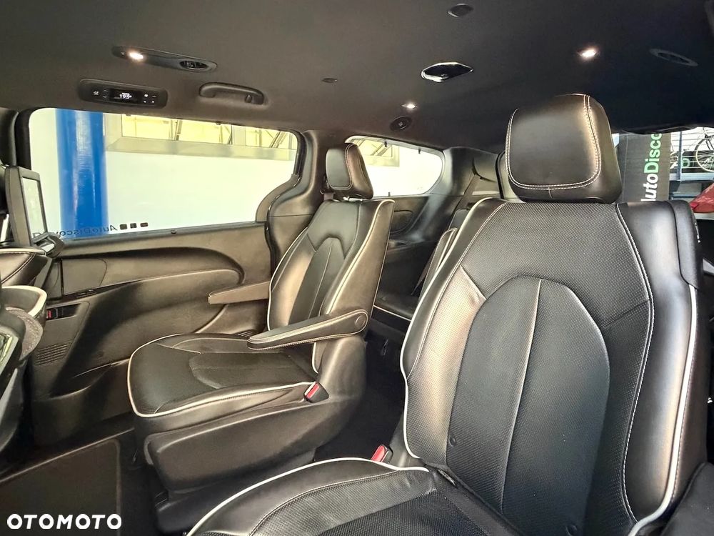 Chrysler Pacifica - 28