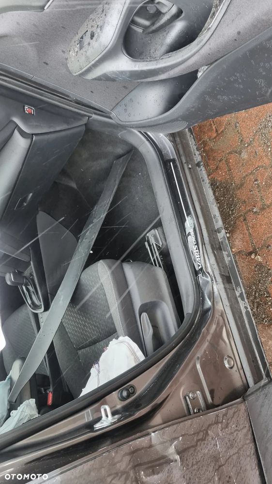 Toyota Yaris Cross Hybrid 1.5 Active - 28