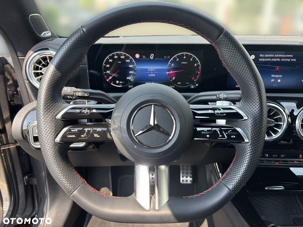 Mercedes-Benz CLA - 12