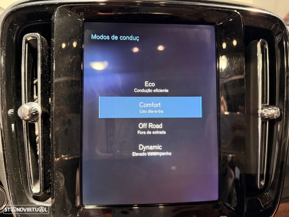 Volvo XC 40 2.0 D4 R-Design AWD - 28