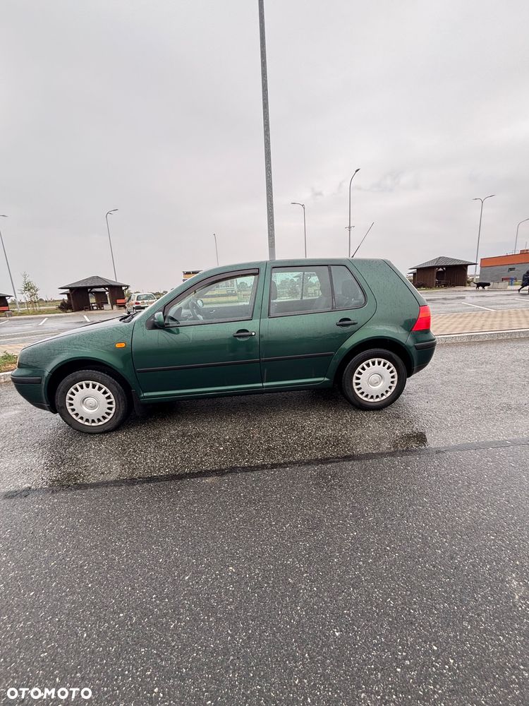 Volkswagen Golf 2.0 Basis - 3